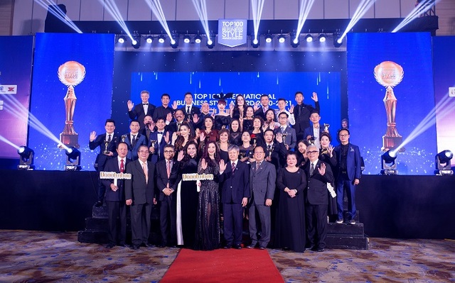 Bùng nổ đêm Vinh danh Top 100 Phong Cách Doanh Nhân 2020 - 2021 - 3 Bùng nổ đêm Vinh danh Top 100 Phong Cách Doanh Nhân 2020 - 2021 - 3