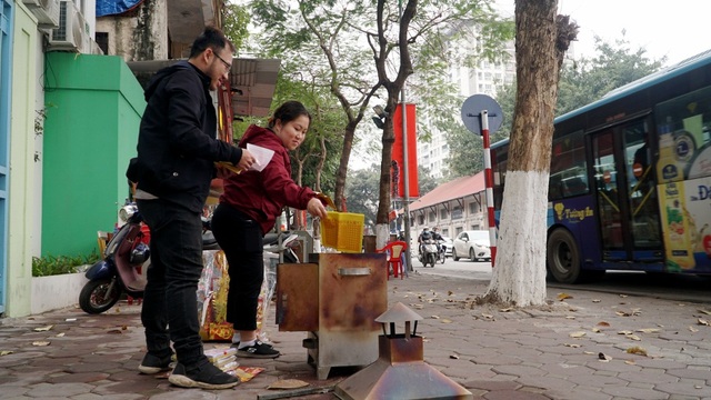 Phố phường đỏ lửa ngày cúng ông Công ông Táo - 1 Phố phường đỏ lửa ngày cúng ông Công ông Táo - 1