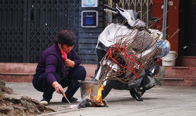 Phố phường đỏ lửa ngày cúng ông Công ông Táo - 3 Phố phường đỏ lửa ngày cúng ông Công ông Táo - 3
