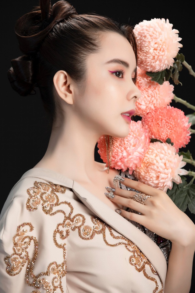 Hoa hậu Huỳnh Vy diện váy sắc màu rực rỡ - 6 Hoa hậu Huỳnh Vy diện váy sắc màu rực rỡ - 6