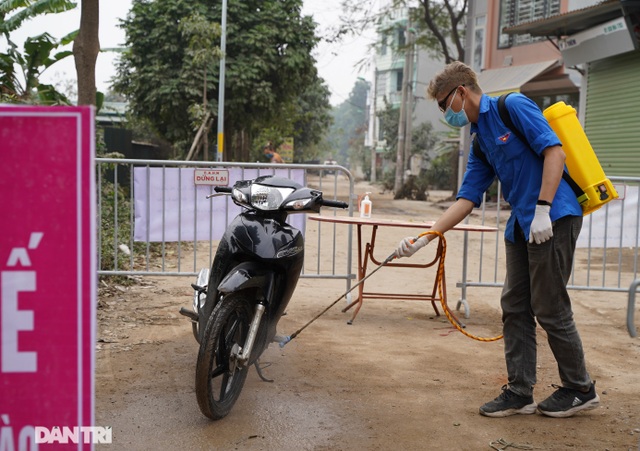 Đồ cúng tiễn Táo quân được chuyển tận tay người trong khu cách ly ở Hà Nội - 11 Đồ cúng tiễn Táo quân được chuyển tận tay người trong khu cách ly ở Hà Nội - 11