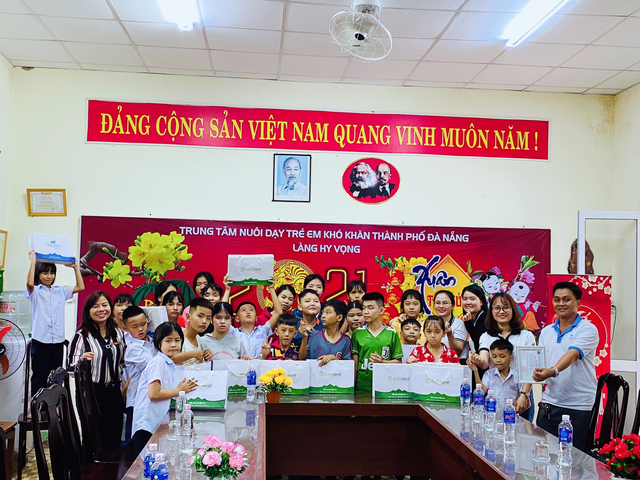 Hành trình gửi Tết đậm tình - chia sẻ ngàn yêu thương - 4 Hành trình gửi Tết đậm tình - chia sẻ ngàn yêu thương - 4