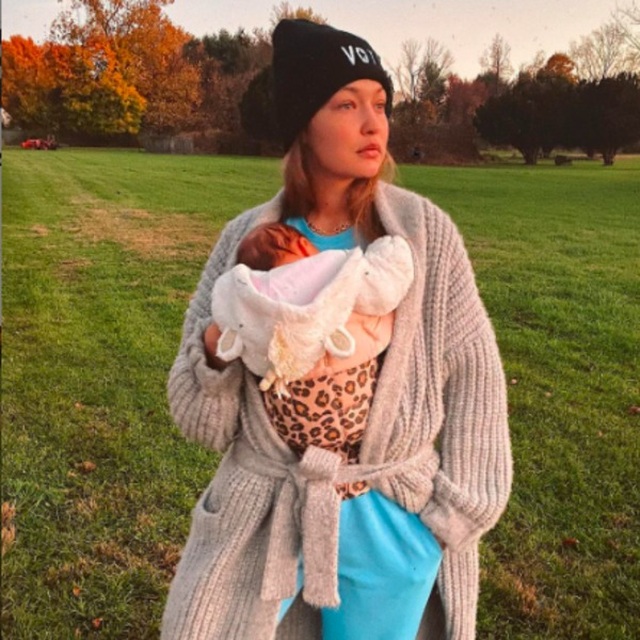 Siêu mẫu Gigi Hadid sinh thường tại nhà - 5 Siêu mẫu Gigi Hadid sinh thường tại nhà - 5