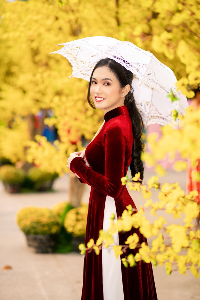 Hot girl miền Tây khoe nhan sắc ngọt ngào trong tà áo dài đón Tết - 6 Hot girl miền Tây khoe nhan sắc ngọt ngào trong tà áo dài đón Tết - 6