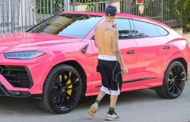 Ca sĩ Justin Bieber ra phố với chiếc Rolls-Royce cực dị - 10