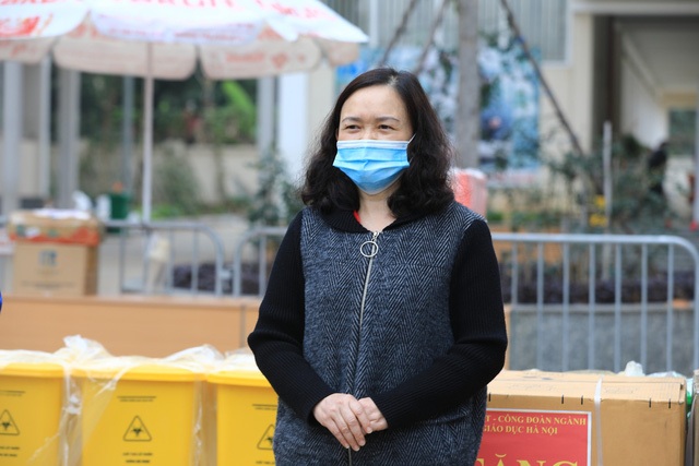 Một tấm gương đầy xúc động giữa tâm dịch - 1 Một tấm gương đầy xúc động giữa tâm dịch - 1