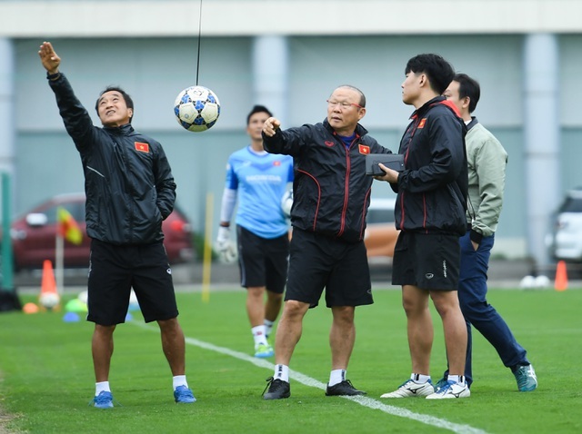 HLV Park Hang Seo: Chúng tôi muốn vào vòng loại thứ ba World Cup - 2