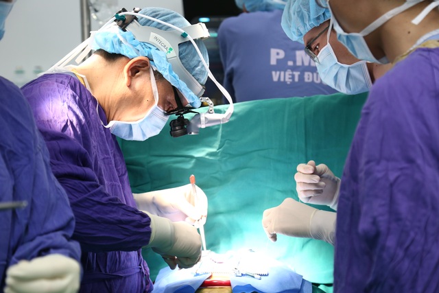 Trái tim chàng trai trẻ chết não đập trở lại trong cơ thể bé trai 7 tuổi - 1 Trái tim chàng trai trẻ chết não đập trở lại trong cơ thể bé trai 7 tuổi - 1