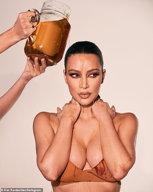 Kim Kardashian bốc lửa trong bộ ảnh mới - 4
