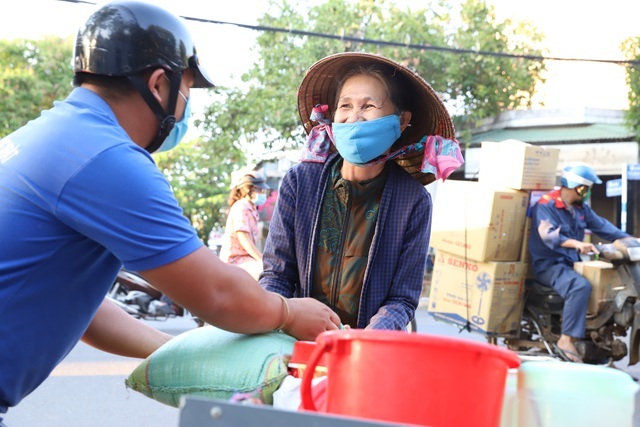 Cấp phát trên 800 ngàn tấn gạo hỗ trợ người dân Đắk Lắk trong dịp Tết - 1