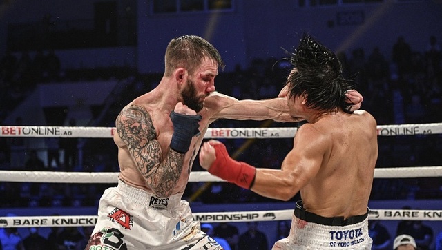 Thắng lợi nghẹt thở, võ sĩ gốc Việt vô địch giải boxing tay trần thế giới - 1 Thắng lợi nghẹt thở, võ sĩ gốc Việt vô địch giải boxing tay trần thế giới - 1