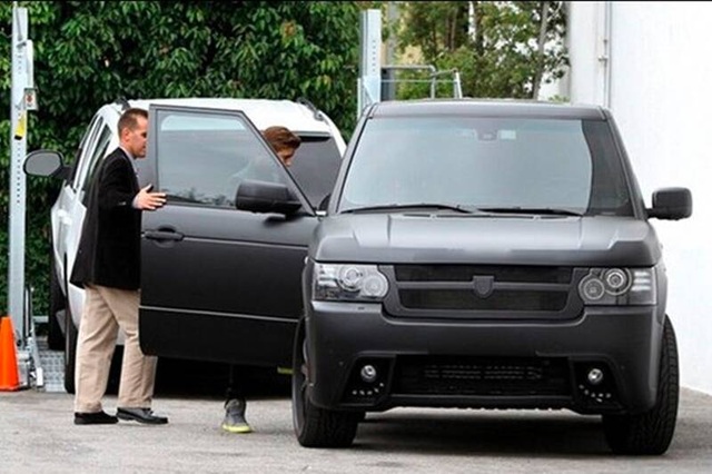 Ca sĩ Justin Bieber ra phố với chiếc Rolls-Royce cực dị - 14