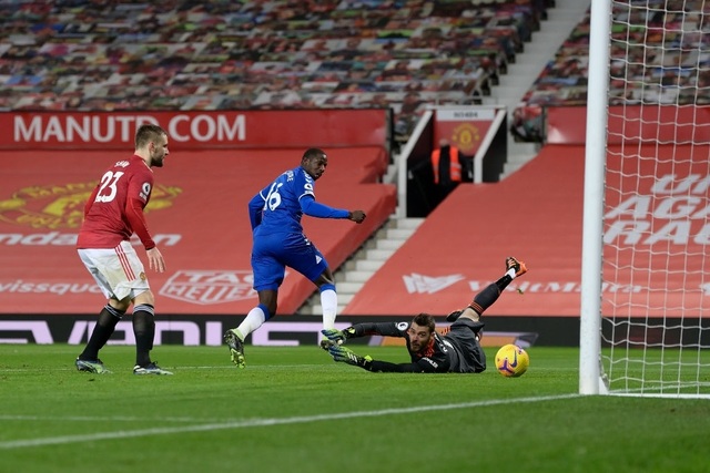 Man Utd 3-3 Everton: Rơi chiến thắng ở phút cuối cùng - 3