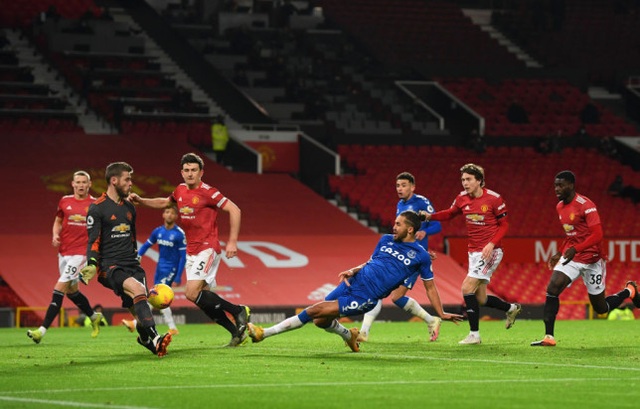 Man Utd hứng chịu tổn thất lớn sau trận hòa cay đắng với Everton - 2