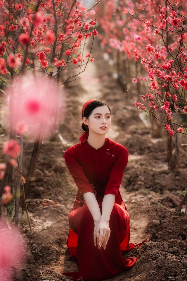 Thiếu nữ Bắc Giang đẹp tựa nàng thơ dạo bước giữa vườn xuân - 11