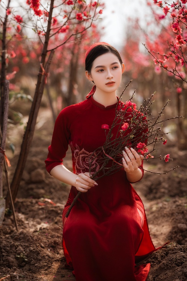 Thiếu nữ Bắc Giang đẹp tựa nàng thơ dạo bước giữa vườn xuân - 12