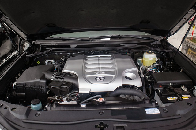 Toyota Land Cruiser 2021 nhập Trung Đông có gì mà đắt gấp đôi chính hãng? - 11 Toyota Land Cruiser 2021 nhập Trung Đông có gì mà đắt gấp đôi chính hãng? - 11