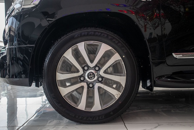 Toyota Land Cruiser 2021 nhập Trung Đông có gì mà đắt gấp đôi chính hãng? - 6 Toyota Land Cruiser 2021 nhập Trung Đông có gì mà đắt gấp đôi chính hãng? - 6