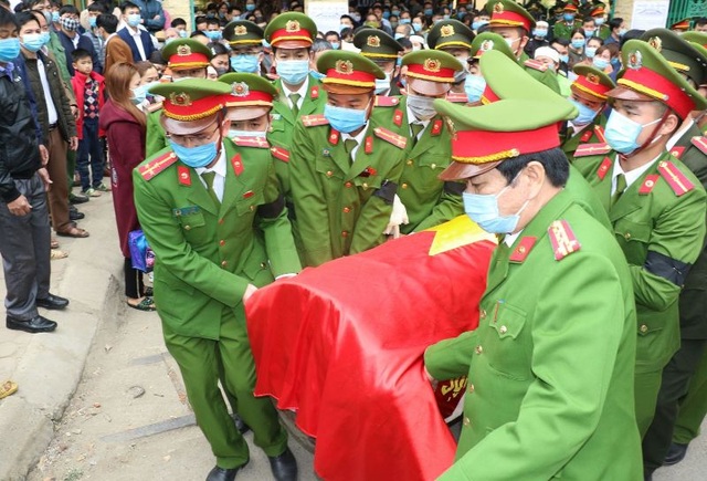 Thăng hàm Thiếu tá công an hy sinh khi truy bắt tội phạm ma túy - 2 Thăng hàm Thiếu tá công an hy sinh khi truy bắt tội phạm ma túy - 2
