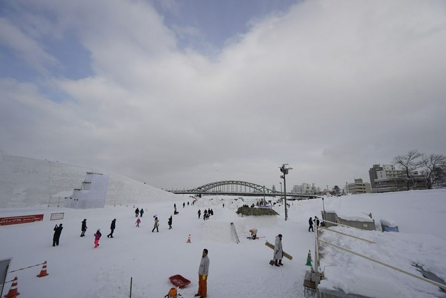 Những công trình băng tuyết khổng lồ lung linh trong lễ hội Asahikawa - 6