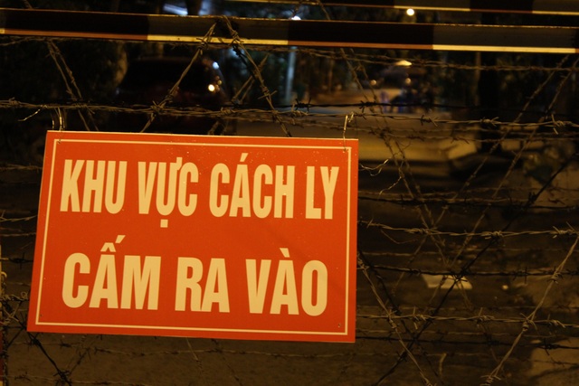 Phong tỏa con hẻm tại quận 1 liên quan ca nghi mắc Covid-19 - 1 Phong tỏa con hẻm tại quận 1 liên quan ca nghi mắc Covid-19 - 1