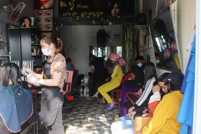 TP Vinh (Nghệ An): Nghề cầm đầu thiên hạ tất bật ngày cận Tết - 3 TP Vinh (Nghệ An): Nghề cầm đầu thiên hạ tất bật ngày cận Tết - 3