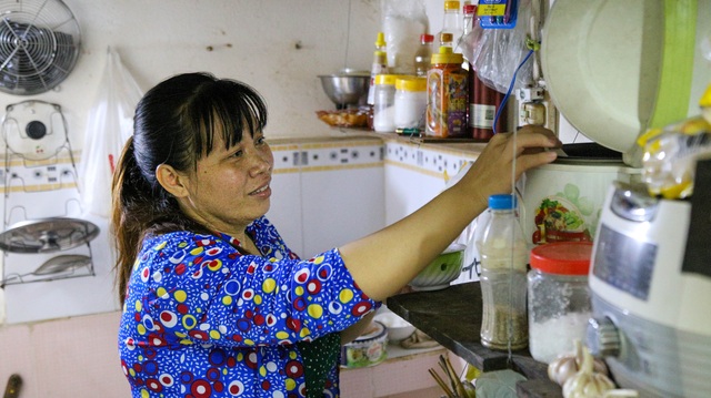 Nữ công nhân xa quê: Lời hứa 10 năm con về đón Tết… vẫn chưa thực hiện - 1 Nữ công nhân xa quê: Lời hứa 10 năm con về đón Tết… vẫn chưa thực hiện - 1