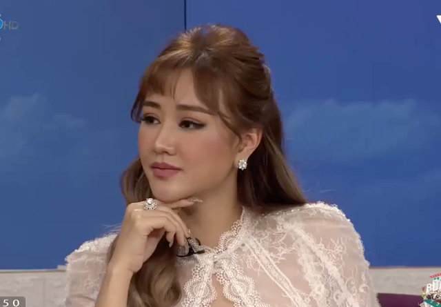 Nữ ca sĩ nóng bỏng, làm mẹ đơn thân: Tôi vẫn chưa có thêm mối tình nào - 1 Nữ ca sĩ nóng bỏng, làm mẹ đơn thân: Tôi vẫn chưa có thêm mối tình nào - 1
