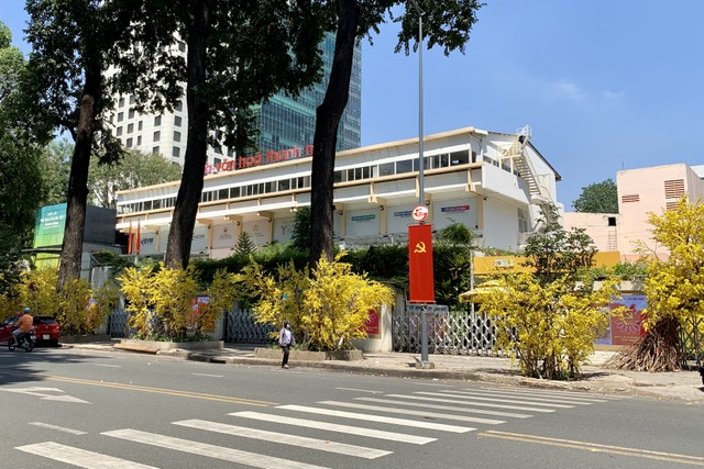Phố Ông đồ đìu hiu vắng vẻ, đóng cửa sớm để phòng dịch Covid - 3 Phố Ông đồ đìu hiu vắng vẻ, đóng cửa sớm để phòng dịch Covid - 3