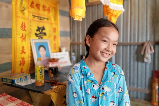 Bạn đọc Dân trí giúp đỡ bé gái sống cùng bà ngoại lưng gù 170 triệu đồng - 1 Bạn đọc Dân trí giúp đỡ bé gái sống cùng bà ngoại lưng gù 170 triệu đồng - 1
