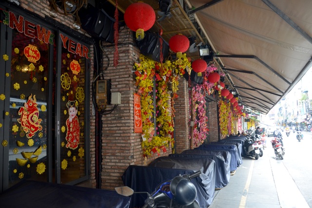 Phố Tây Bùi Viện đìu hiu trước giờ đóng cửa - 2 Phố Tây Bùi Viện đìu hiu trước giờ đóng cửa - 2