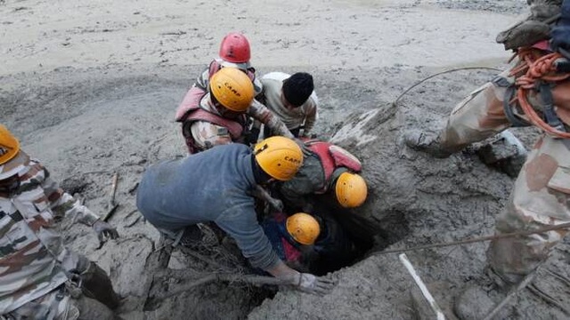 Tìm thấy hơn 30 thi thể vụ vỡ sông băng ở Ấn Độ - 4