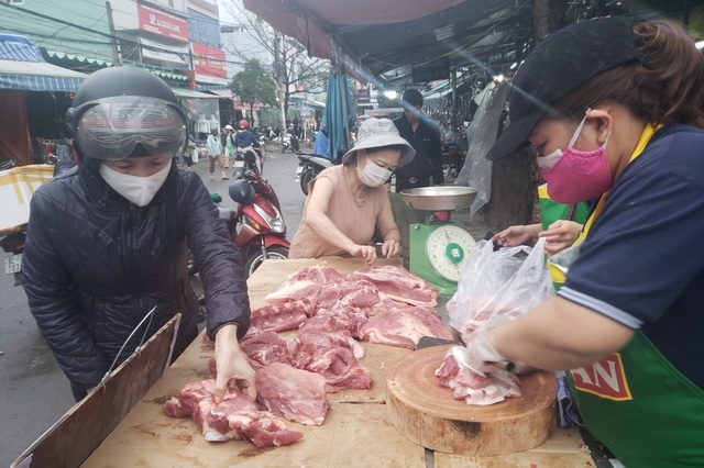 Đà Nẵng: Sức mua yếu, giá thực phẩm Tết chỉ tăng nhẹ - 5 Đà Nẵng: Sức mua yếu, giá thực phẩm Tết chỉ tăng nhẹ - 5