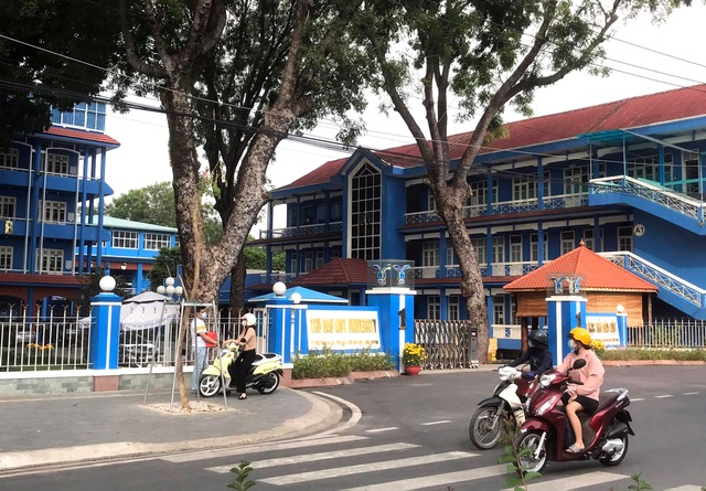 Hơn 10.000 người dân của 4 khu phố được dỡ bỏ phong tỏa - 3 Hơn 10.000 người dân của 4 khu phố được dỡ bỏ phong tỏa - 3