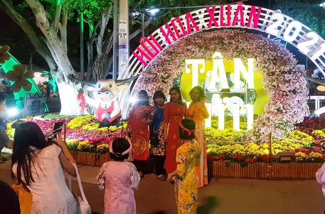 Khánh Hòa: Dừng các hoạt động biểu diễn nghệ thuật, bắn pháo hoa - 1 Khánh Hòa: Dừng các hoạt động biểu diễn nghệ thuật, bắn pháo hoa - 1