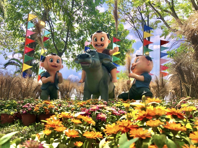 Đường hoa lớn nhất Đồng Nai thưa thớt khách tham quan - 14 Đường hoa lớn nhất Đồng Nai thưa thớt khách tham quan - 14
