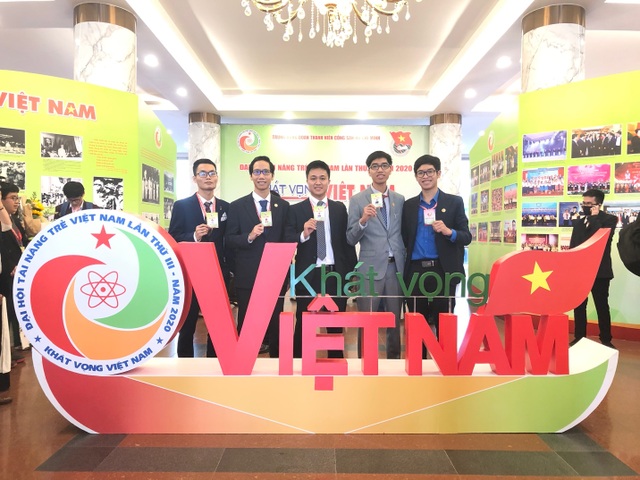 Quả cầu vàng Bách khoa HN: Muốn xây dựng cộng đồng phase field Việt Nam - 2 Quả cầu vàng Bách khoa HN: Muốn xây dựng cộng đồng phase field Việt Nam - 2