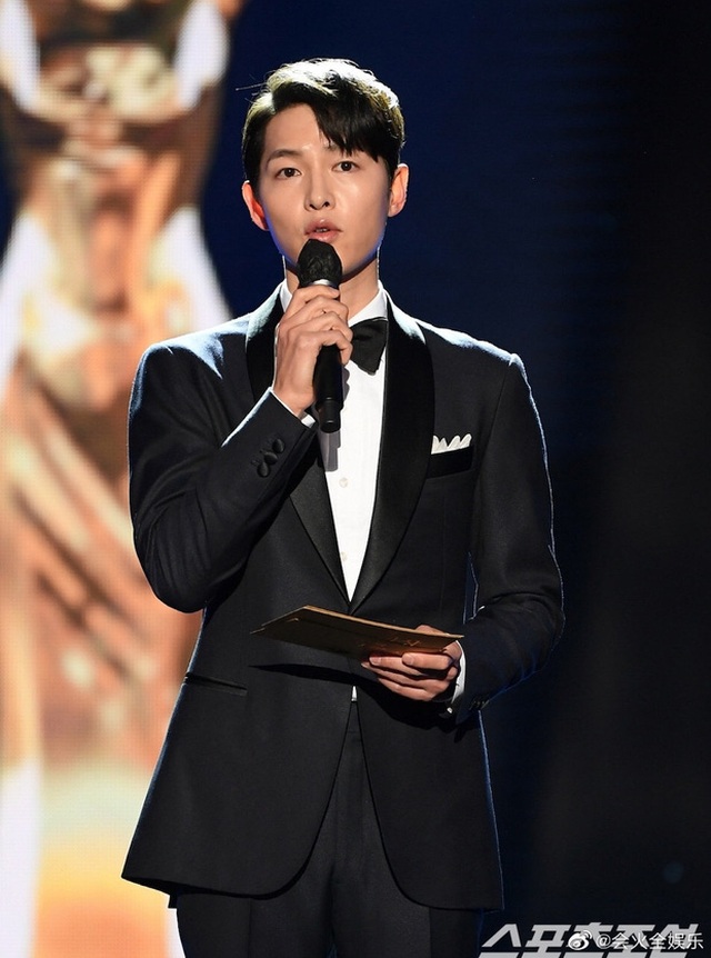Rồng Xanh 2021: Song Joong Ki bảnh bao bên dàn mỹ nhân siêu hot - 3 Rồng Xanh 2021: Song Joong Ki bảnh bao bên dàn mỹ nhân siêu hot - 3