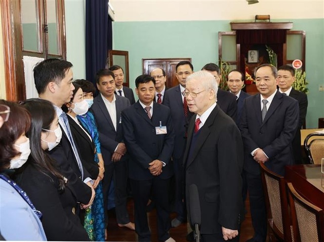 Tổng Bí thư, Chủ tịch nước dâng hương tưởng niệm Bác Hồ - 2 Tổng Bí thư, Chủ tịch nước dâng hương tưởng niệm Bác Hồ - 2