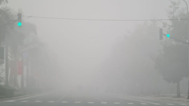 Thành phố Vinh chìm trong sương mù sáng 30 Tết - 5