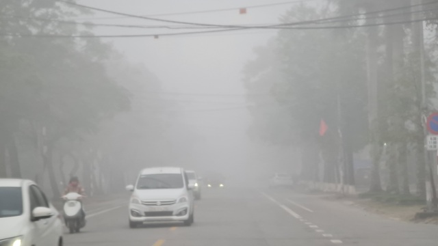 Thành phố Vinh chìm trong sương mù sáng 30 Tết - 7