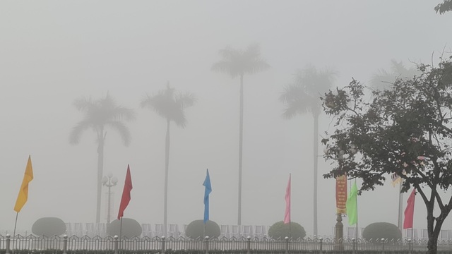 Thành phố Vinh chìm trong sương mù sáng 30 Tết - 1