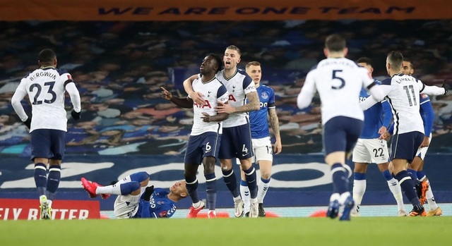 Tottenham thất bại trước Everton trong trận cầu có 9 bàn thắng - 1