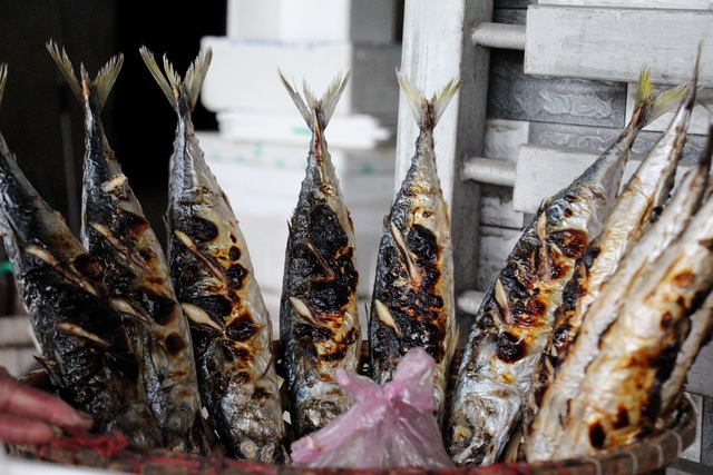 Về làng cá nướng thơm nức mũi nổi tiếng bậc nhất Hà Tĩnh - 11