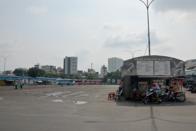 Bến xe Miền Đông vắng hoe ngày 30 Tết - 7 Bến xe Miền Đông vắng hoe ngày 30 Tết - 7