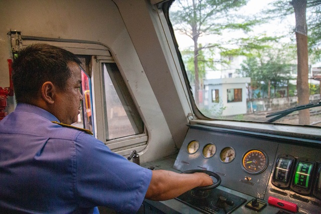 Ngày cuối năm với người lái tàu có 18 lần đón giao thừa nơi đất khách - 2 Ngày cuối năm với người lái tàu có 18 lần đón giao thừa nơi đất khách - 2
