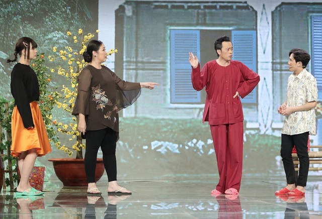Hoài Linh gây bất ngờ khi hóa rapper Binz cực chất - 4 Hoài Linh gây bất ngờ khi hóa rapper Binz cực chất - 4