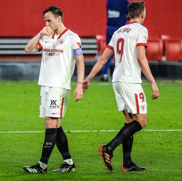 Rakitic khiến Barcelona ôm hận trước Sevilla - 6 Rakitic khiến Barcelona ôm hận trước Sevilla - 6