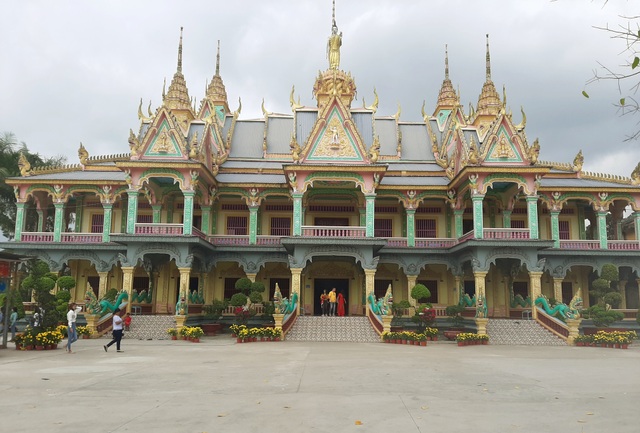 Sợ dịch Covid-19, khách viếng chùa thưa thớt ngày đầu năm - 5 Sợ dịch Covid-19, khách viếng chùa thưa thớt ngày đầu năm - 5