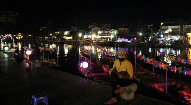 Strange New Year's Eve in Hoi An - 6